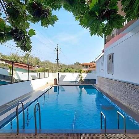 Hotel 7 Seas Vagator Exteriör bild