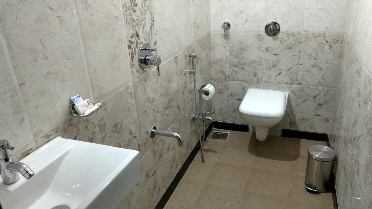 Hotel 7 Seas Vagator Exteriör bild