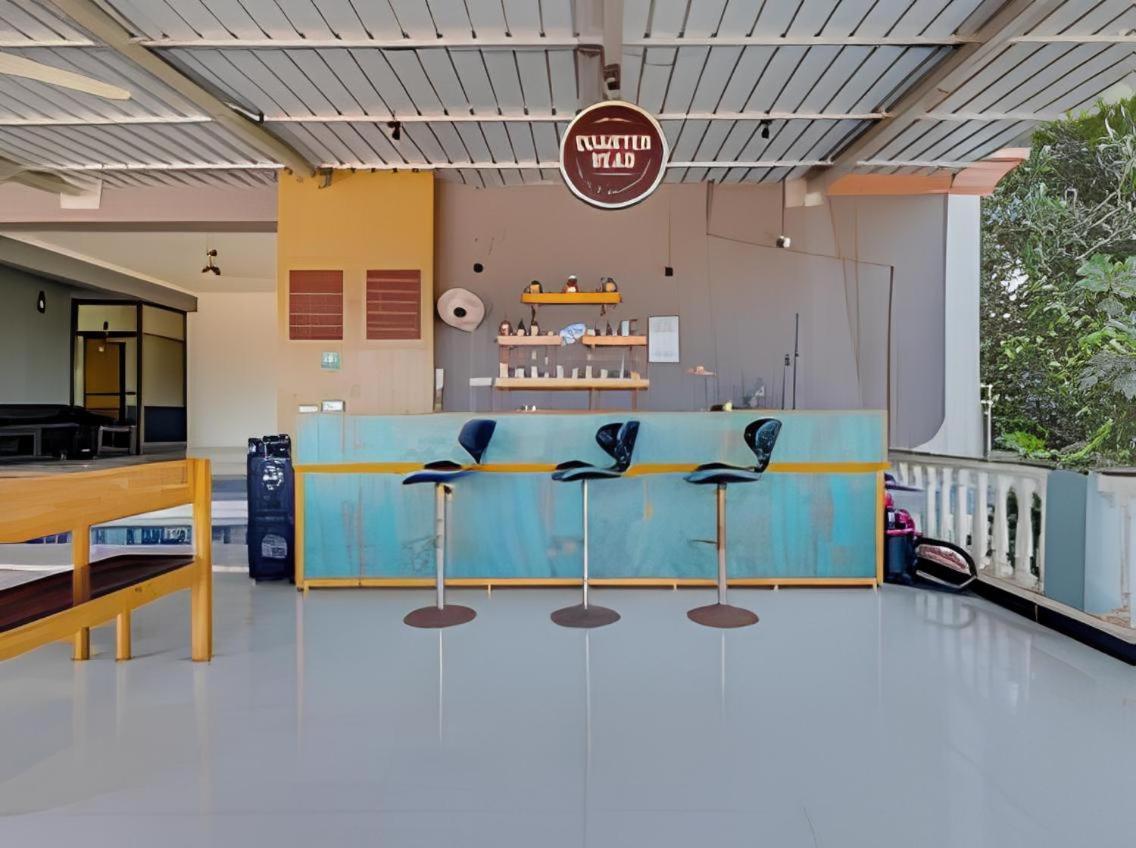 Hotel 7 Seas Vagator Exteriör bild